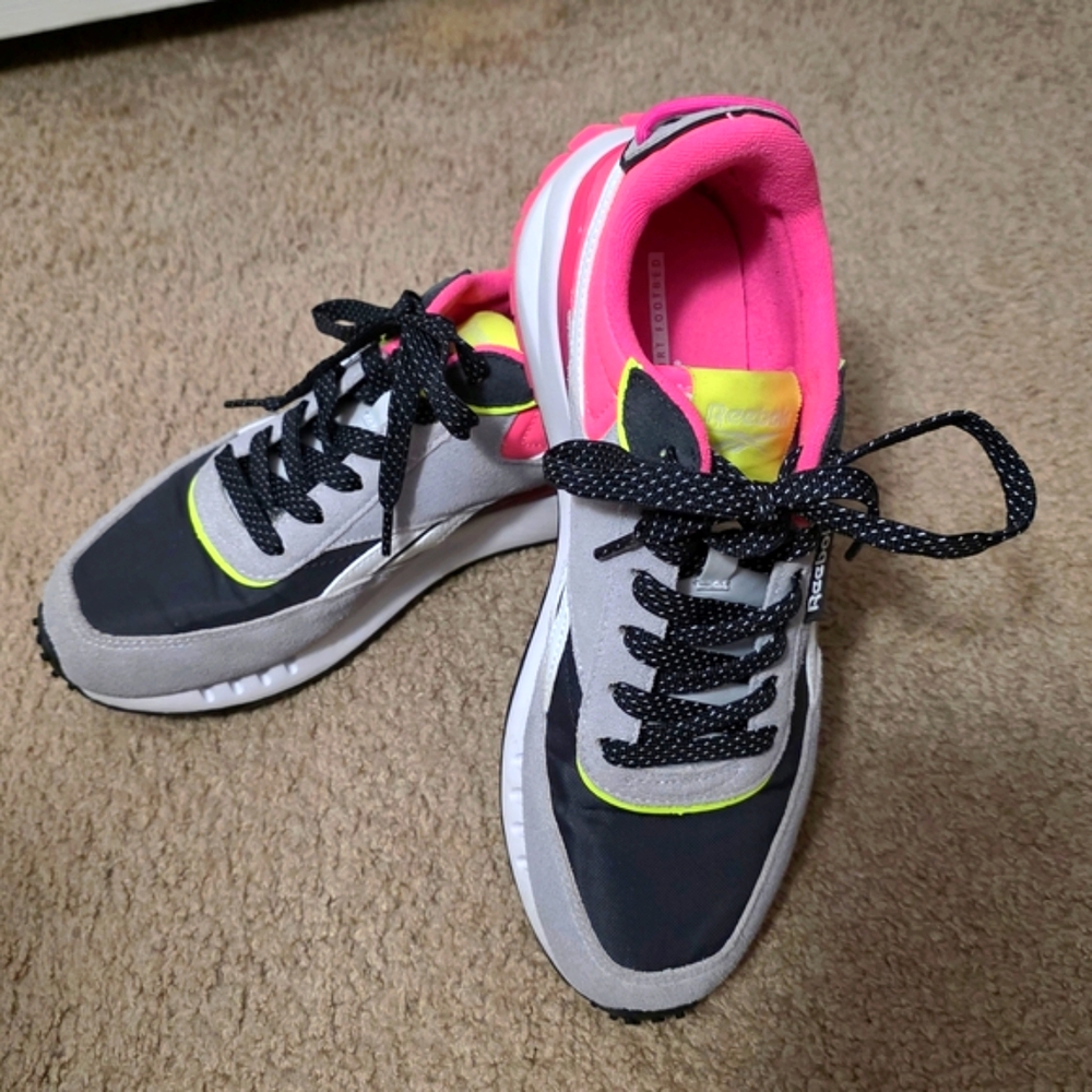 Reebok Pink and Gray Athletic Sneakers with Cushioned Midsole - Picture 5 of 6
